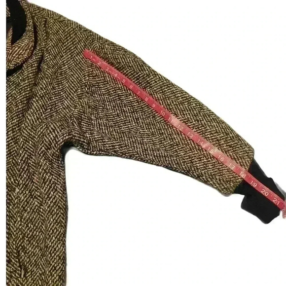 Vintage Tweed Coat - Union Made by Karizma East Ltd. - Picture 15 of 16